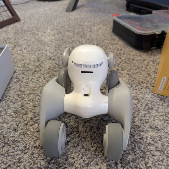 Loona Robot Dog With Accessories - Picture 3 of 5